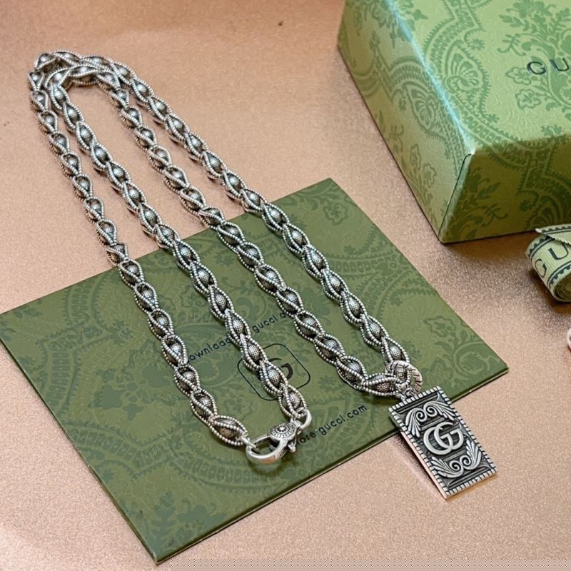 G*u*i necklaces